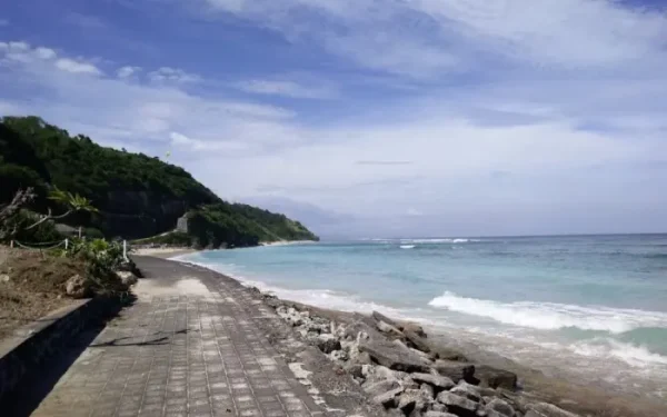 10 Most Beautiful Beach Tours in Bali with Amazing Natural Charm